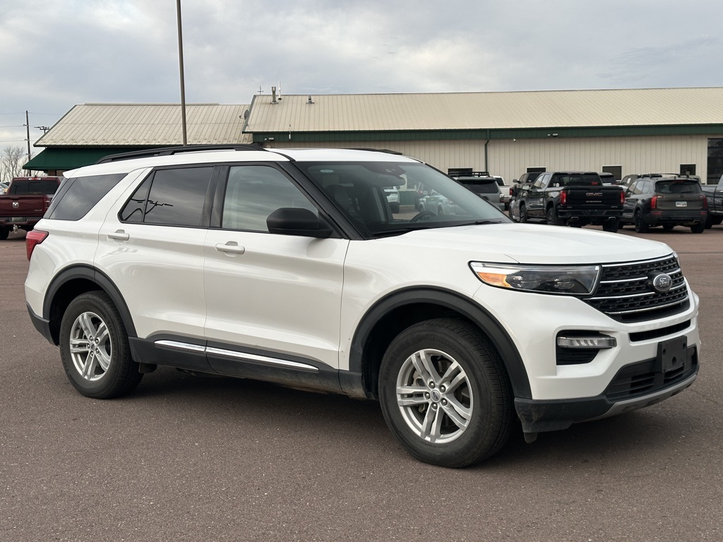 2024 Ford Explorer XLT photo 2