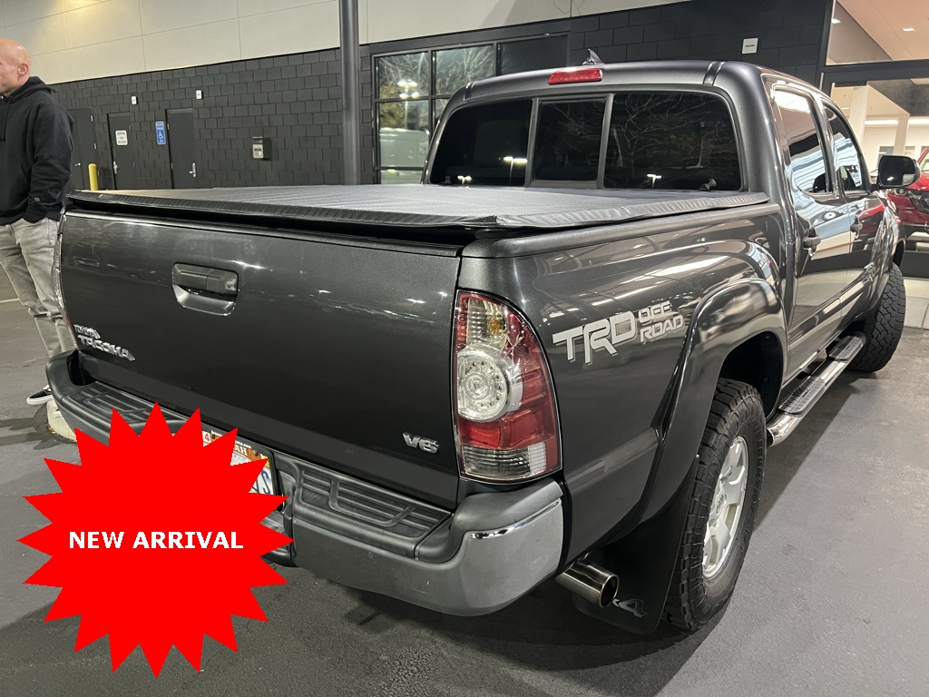 2015 Toyota Tacoma Base photo 2