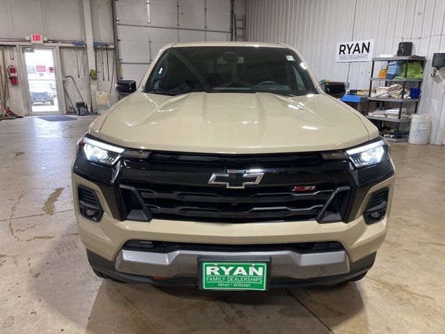 2024 Chevrolet Colorado Z71 photo 3