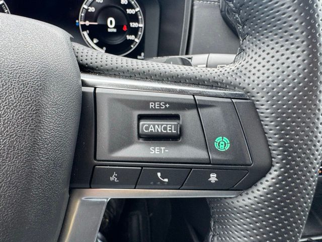 2024 Mitsubishi Outlander photo 25