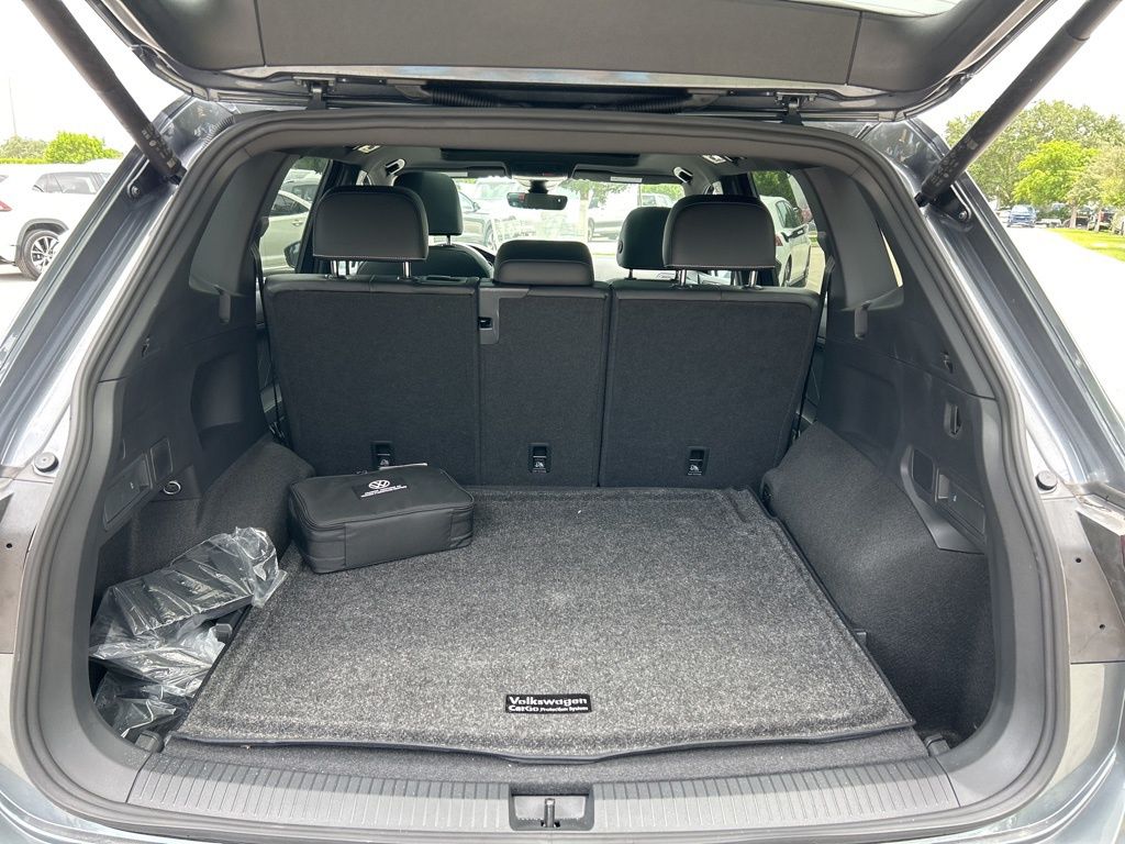 2024 Volkswagen Tiguan SE R-Line Black photo 45