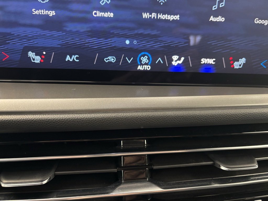 2025 Chevrolet Traverse photo 3