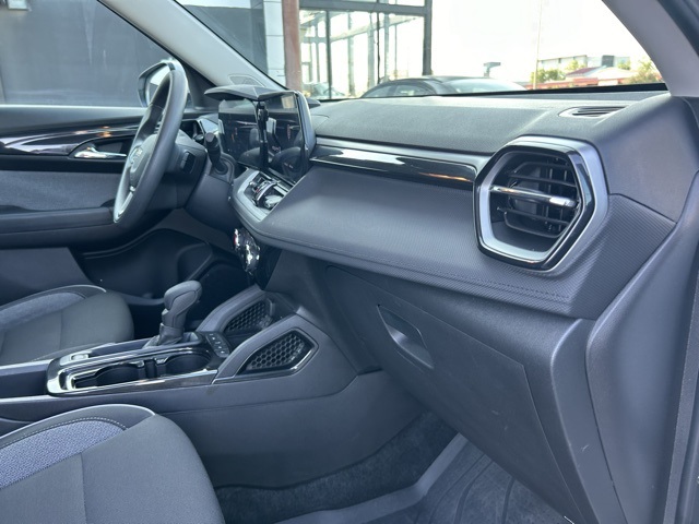 2025 Chevrolet Trailblazer LT photo 17