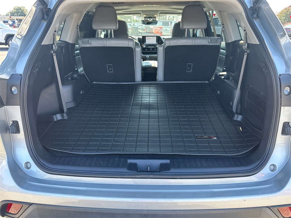 2022 Toyota Highlander XLE photo 17