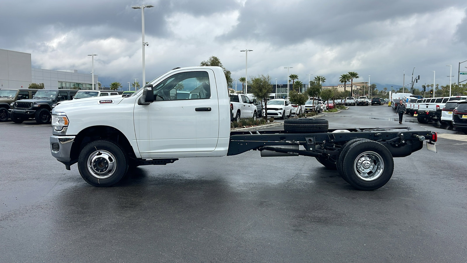 2024 Ram 3500 Tradesman photo 2