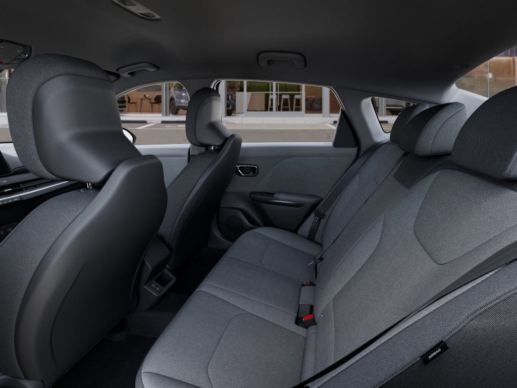2025 Kia K4 LXS photo 18