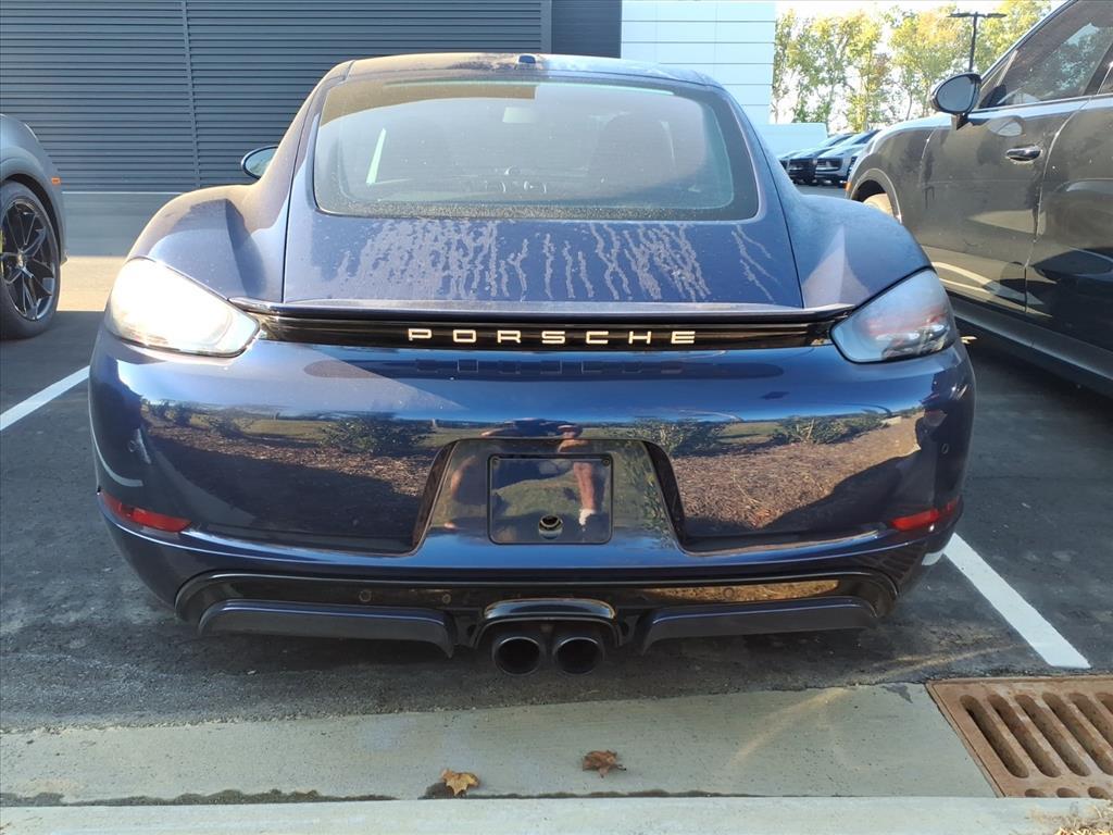 2022 Porsche Cayman T photo 7