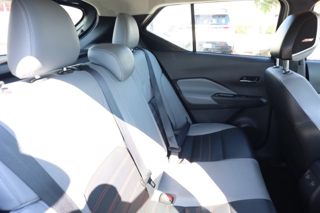 2023 Nissan Kicks SR photo 17