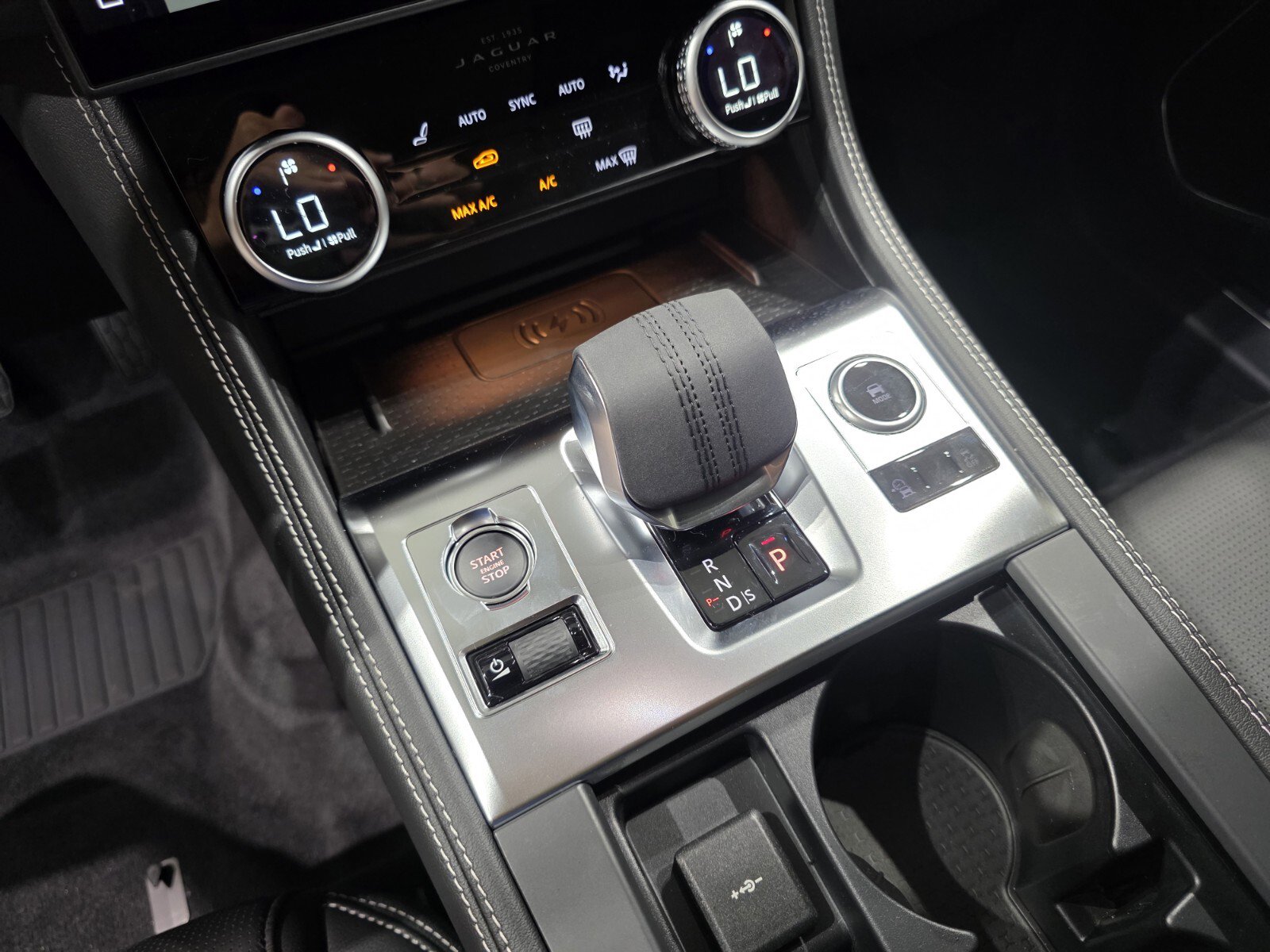 2026 Jaguar F-PACE R-Dynamic S P250 photo 17