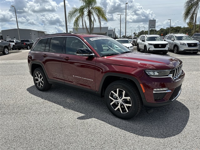 2025 Jeep Grand Cherokee Limited photo 2