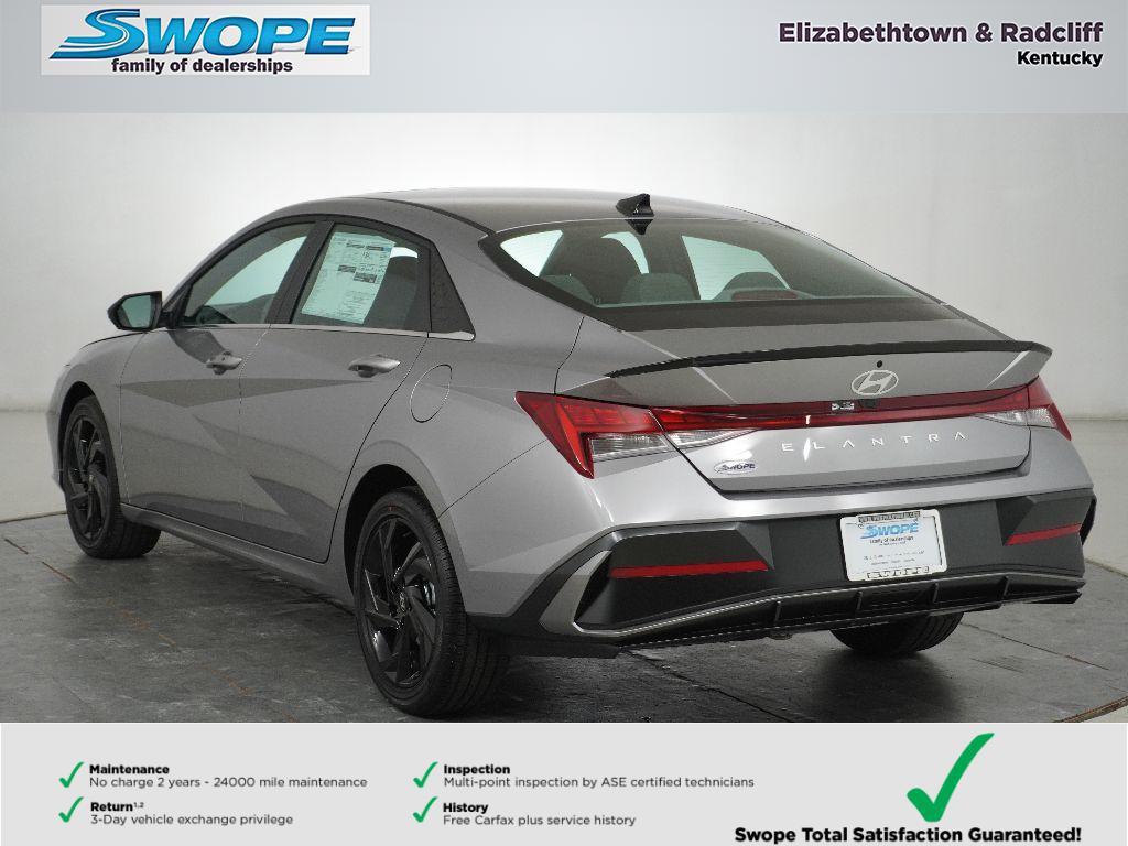 2026 Hyundai Elantra SEL Sport photo 4