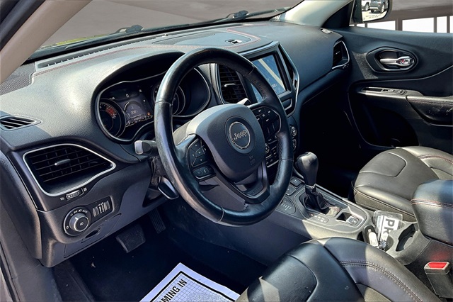 2019 Jeep Cherokee Trailhawk photo 12