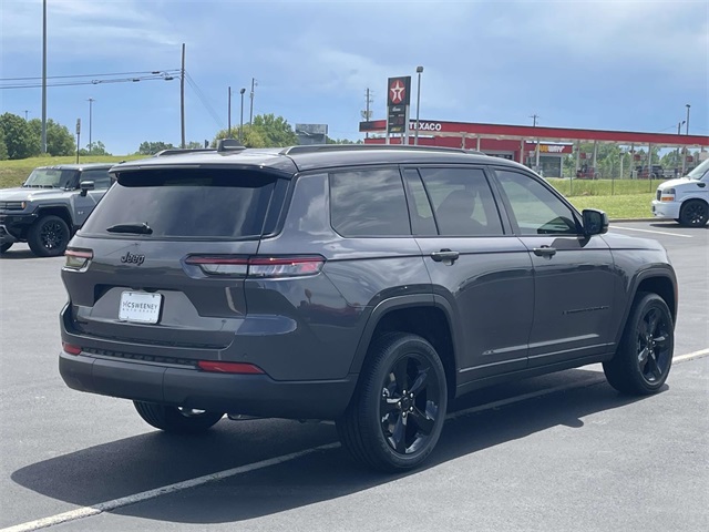 2025 Jeep Grand Cherokee Altitude photo 3