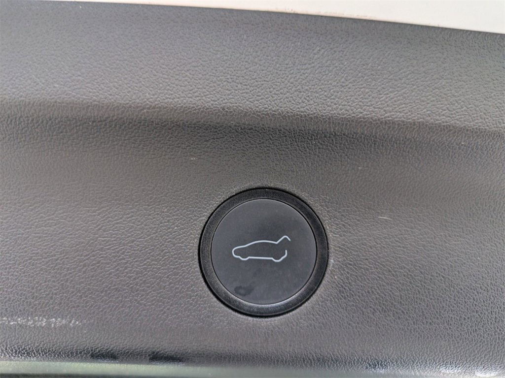 2022 Tesla Model Y Long Range photo 18