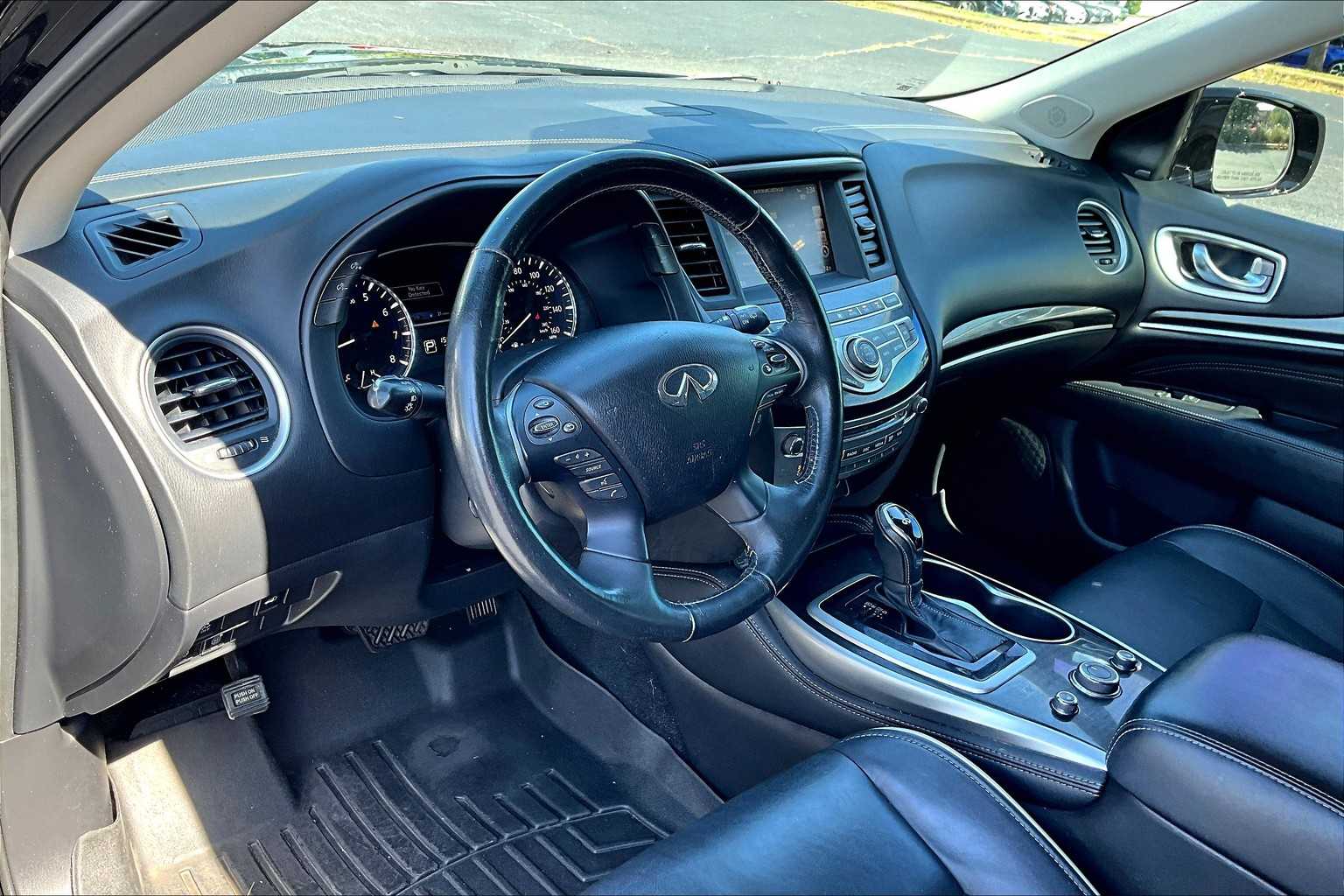 2019 Infiniti QX60 Luxe photo 16