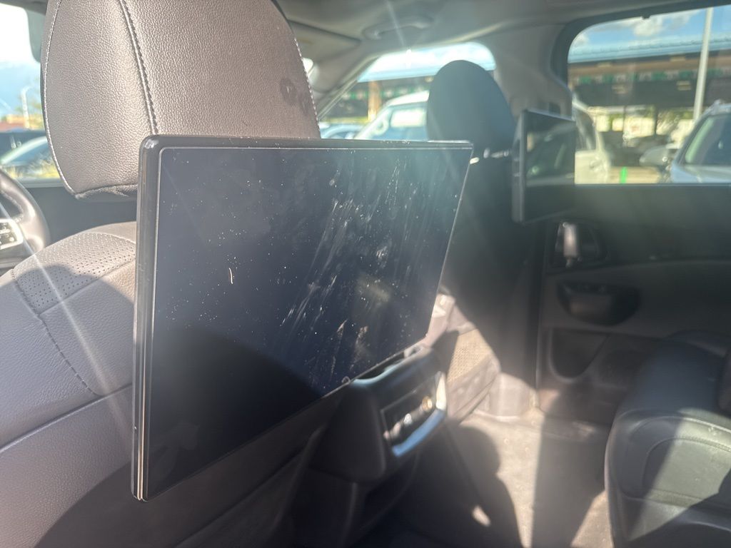 2025 Kia Carnival SX Prestige photo 19