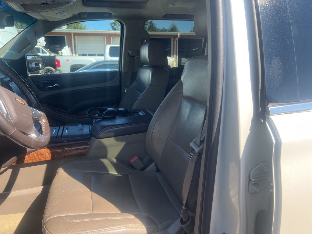 2015 Chevrolet Suburban LTZ photo 5