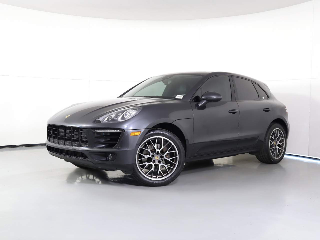 2018 Porsche Macan Base's photo