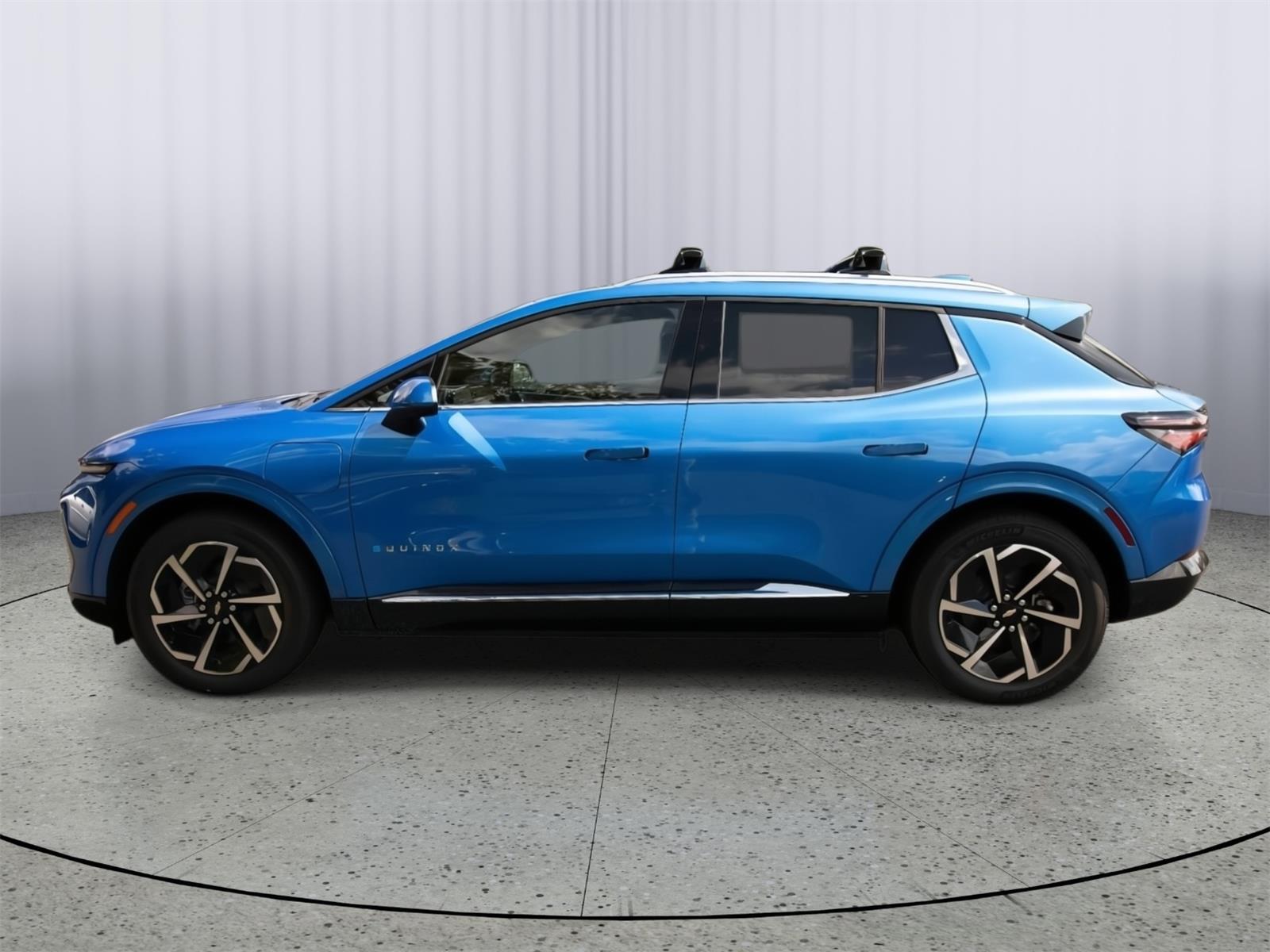 2025 Chevrolet Equinox EV 1LT photo 4