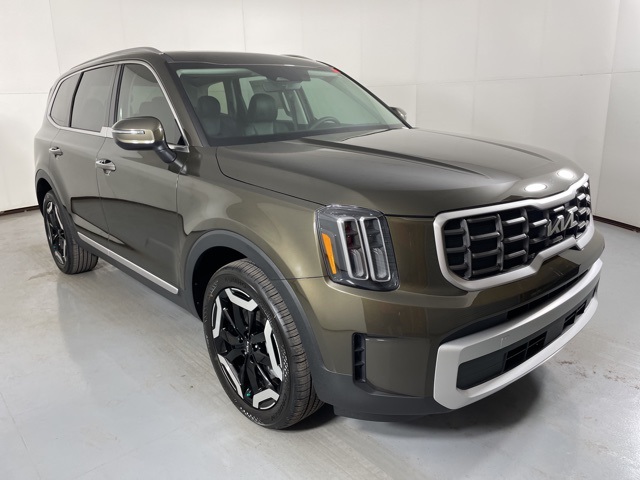 2025 Kia Telluride S photo 2