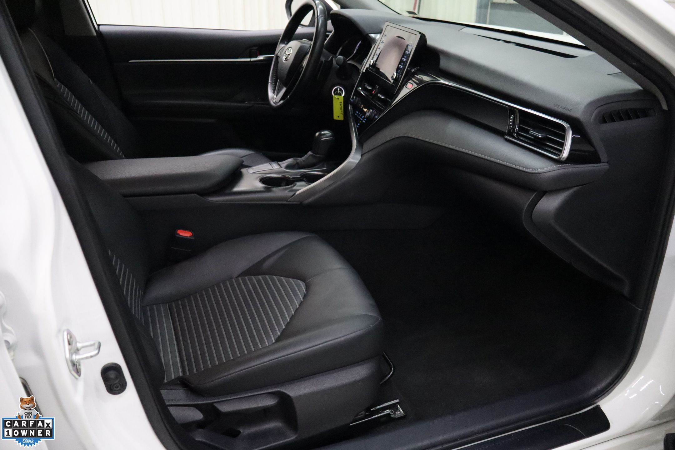 2023 Toyota Camry SE photo 23