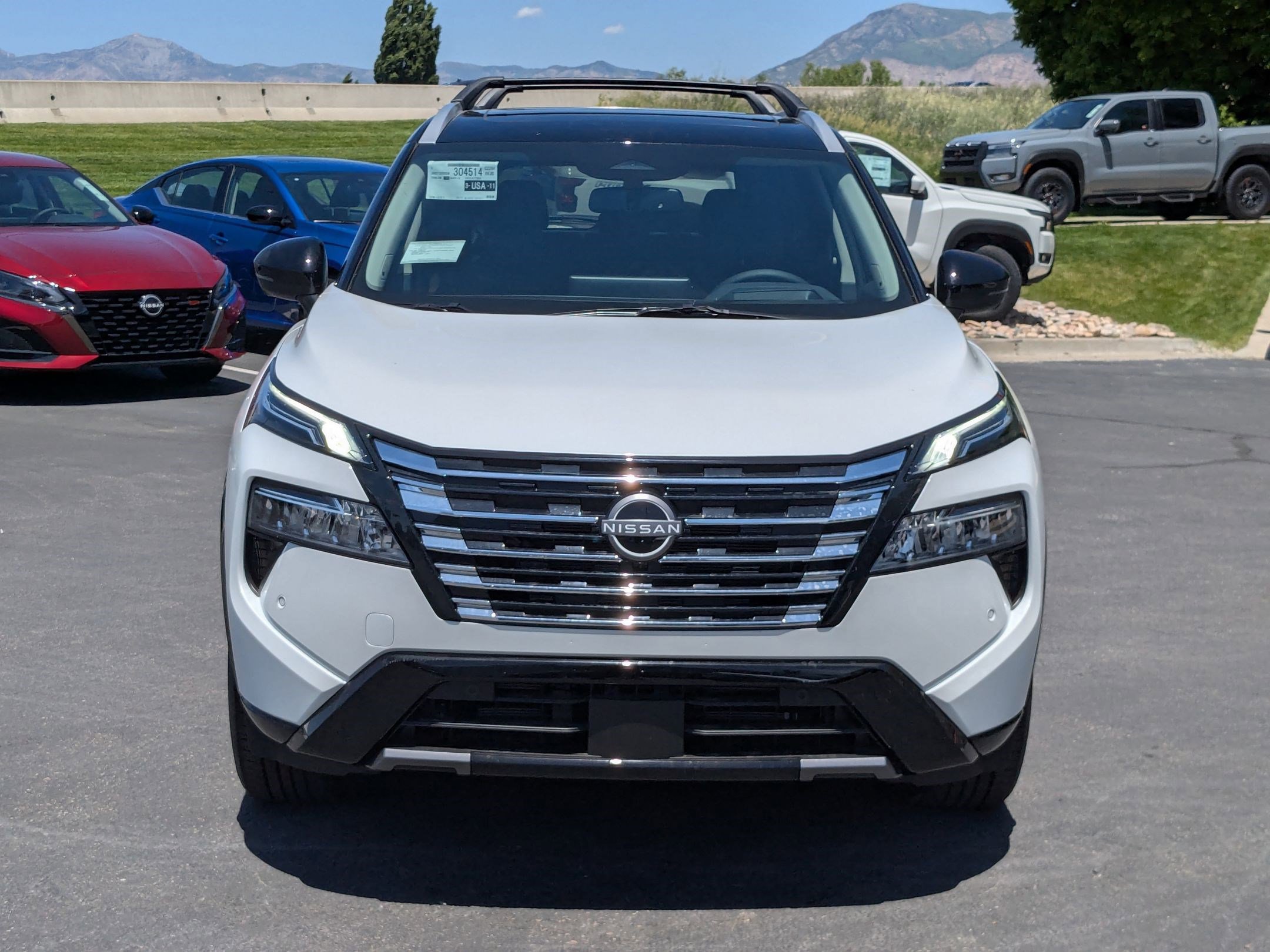 2025 Nissan Rogue Platinum photo 6