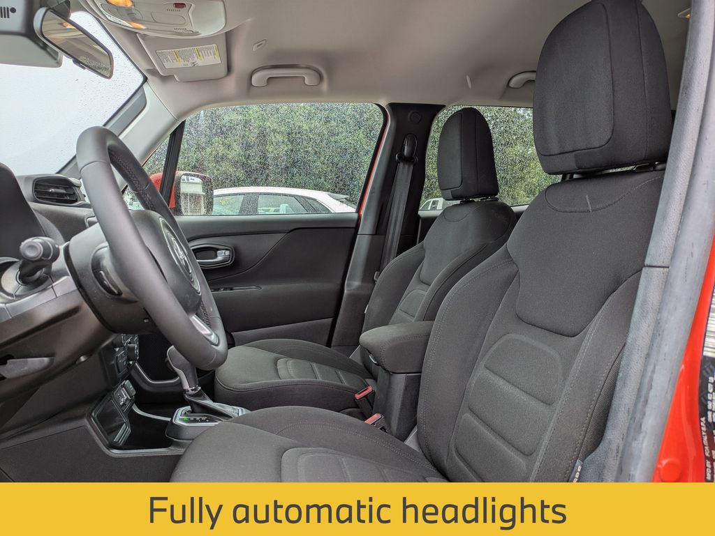 2020 Jeep Renegade Latitude photo 12
