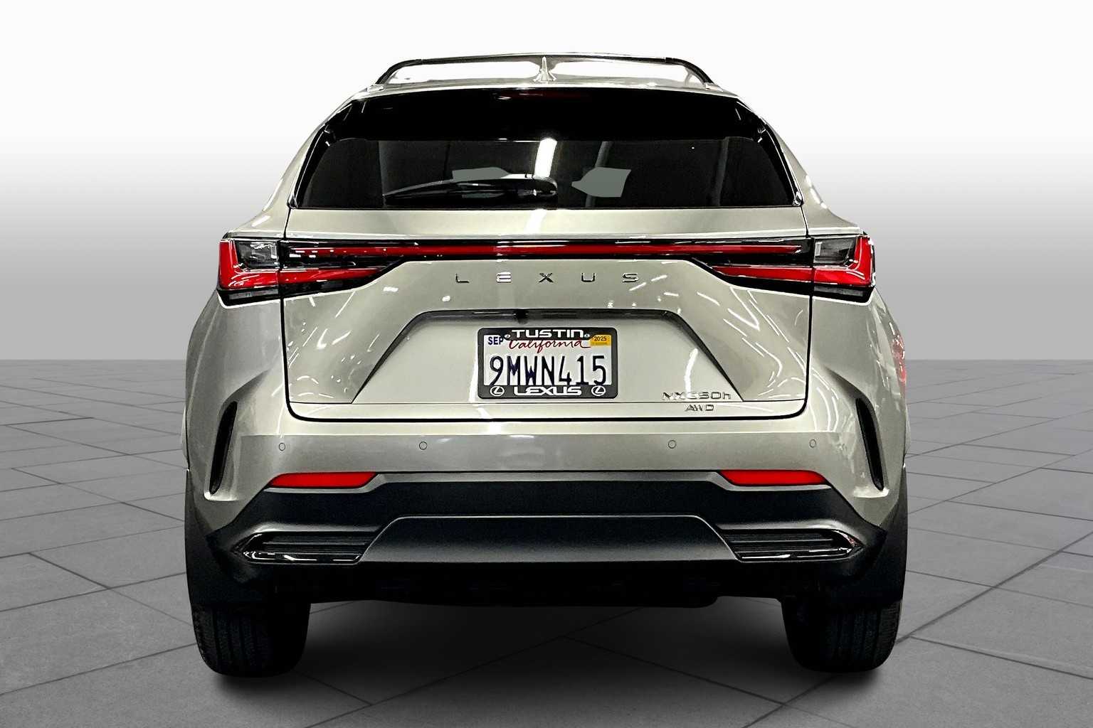 2025 Lexus NX Premium AWD photo 4
