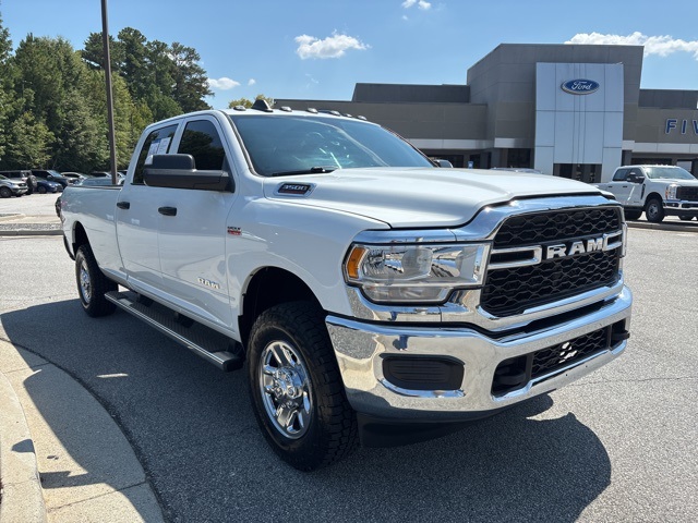 2022 Ram 3500 Tradesman photo 2