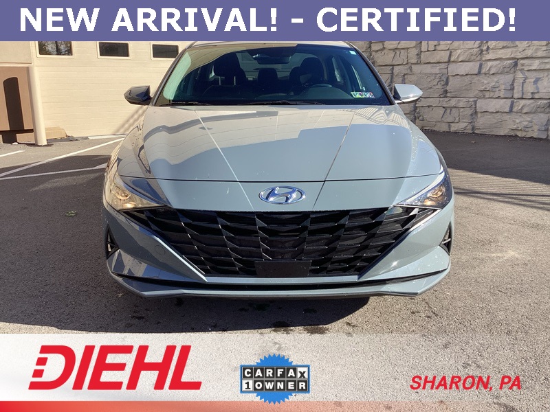 2023 Hyundai Elantra SEL photo 2