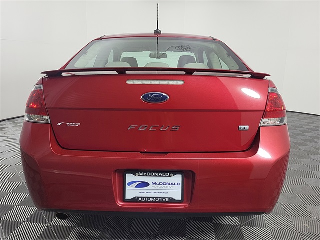 2010 Ford Focus SE photo 4