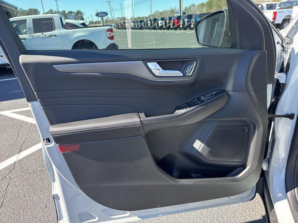 2025 Ford Escape Plug-In Hybrid photo 25