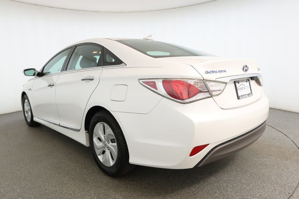 2013 Hyundai Sonata Hybrid Limited photo 4