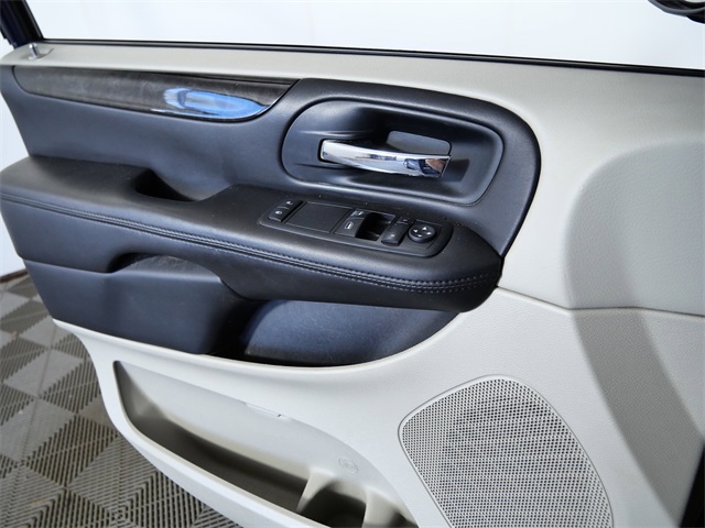 2012 Dodge Grand Caravan SE photo 25