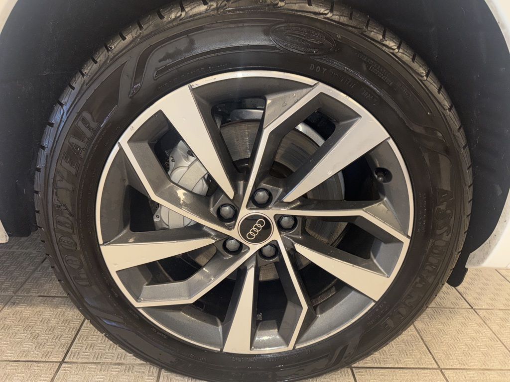 2022 Audi Q5 45 S line Premium photo 6