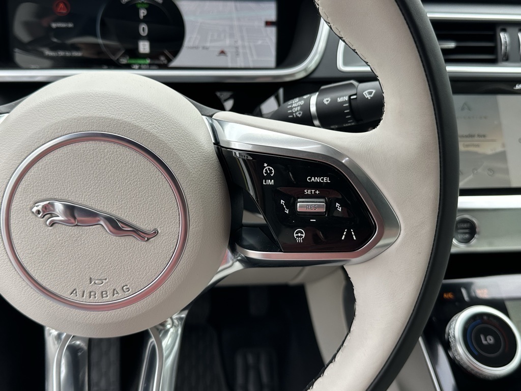 2024 Jaguar I-PACE HSE photo 12