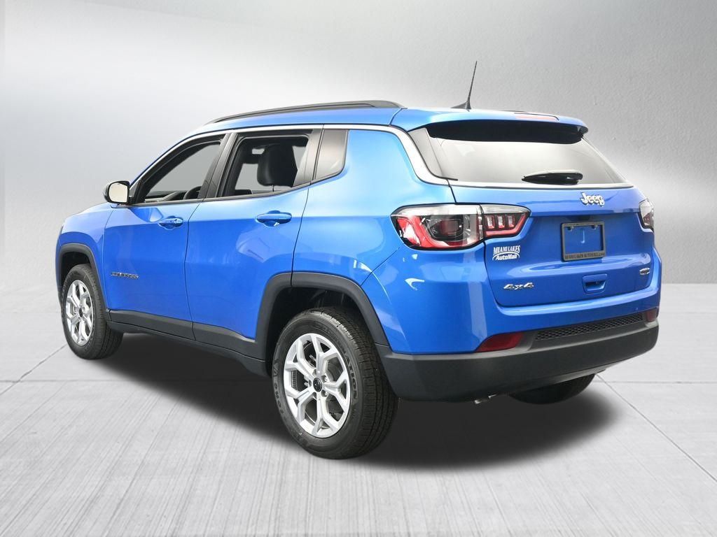 2025 Jeep Compass Latitude photo 4