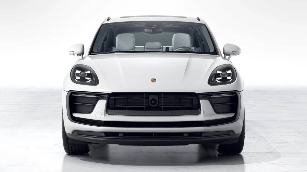 2026 Porsche Macan T photo 9