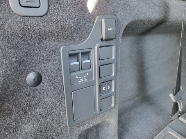 2024 Land Rover Discovery SE photo 23