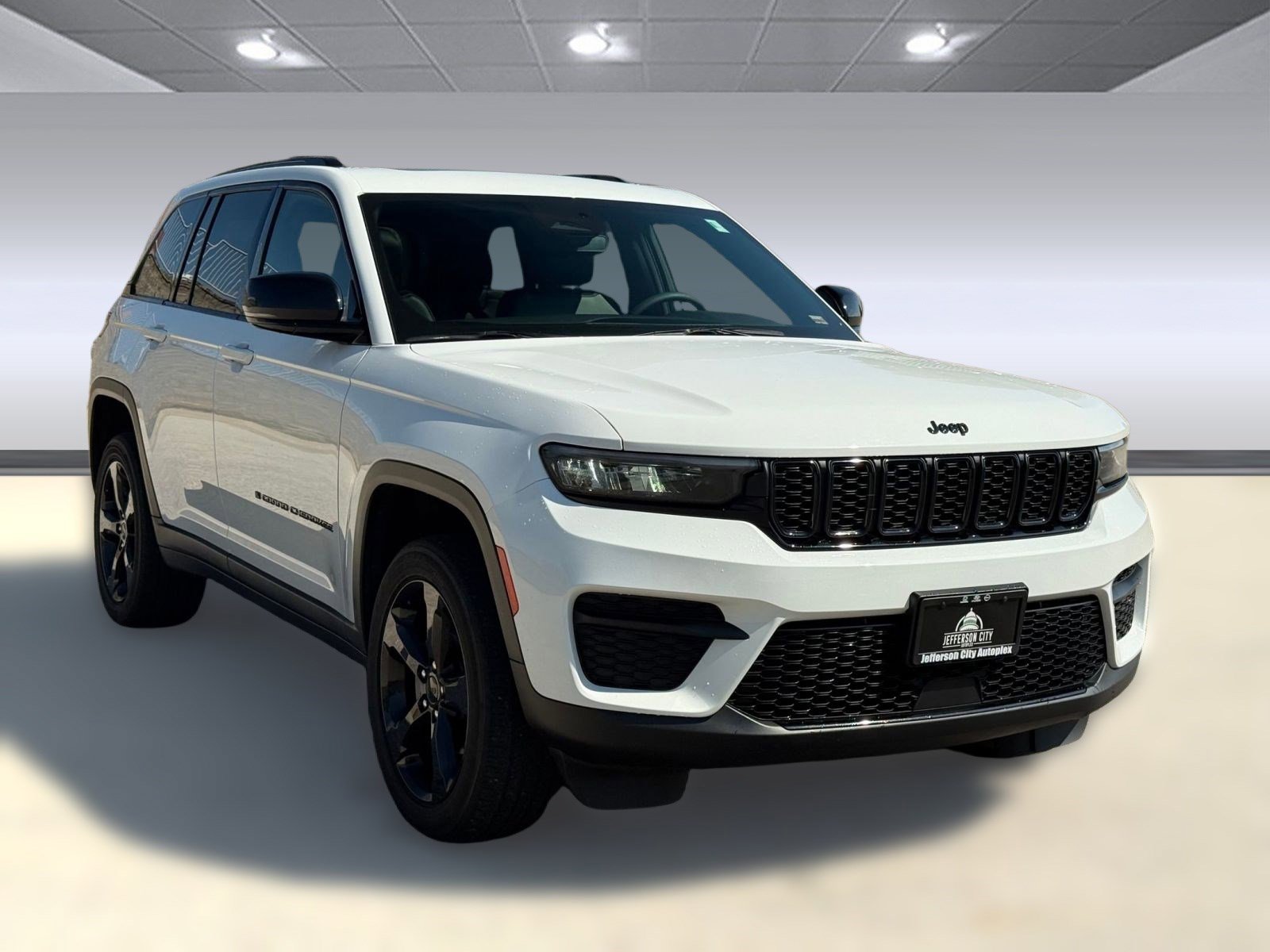 2023 Jeep Grand Cherokee Altitude photo 4