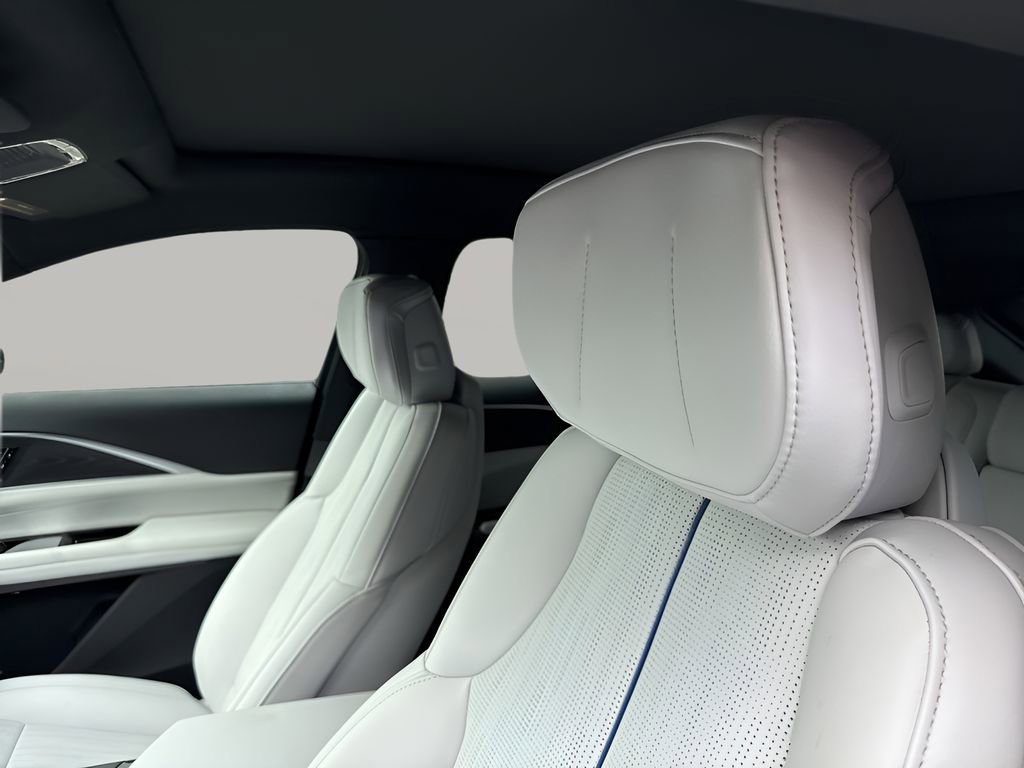 2025 Cadillac Lyriq Sport photo 17