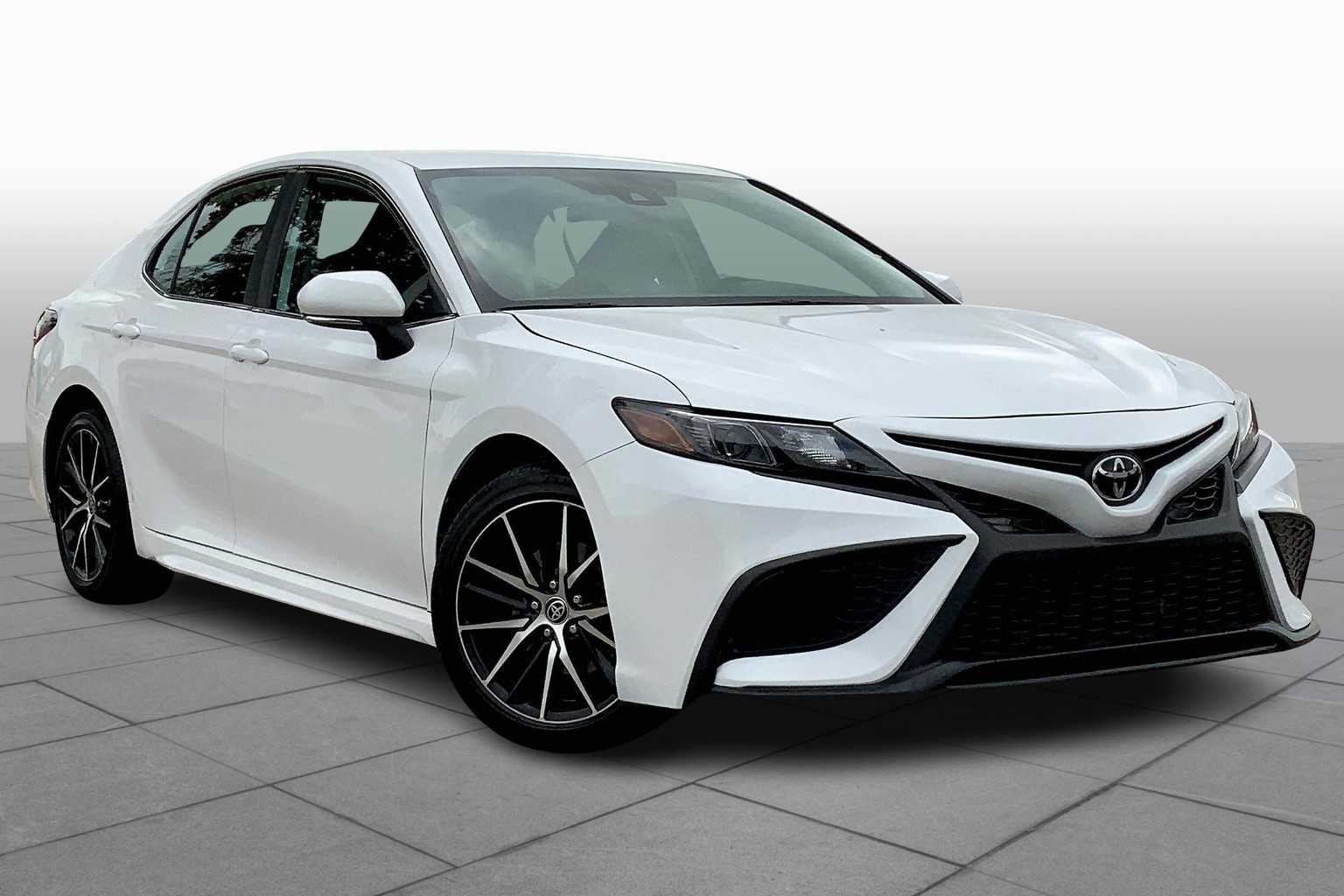 2024 Toyota Camry SE photo 2