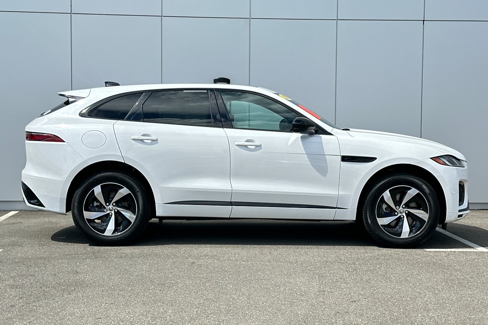 2025 Jaguar F-PACE P250 R-Dynamic S photo 7
