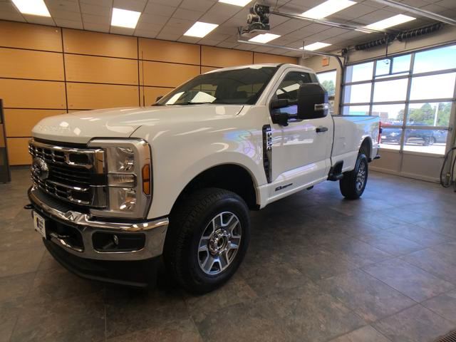 2025 Ford F-250 XLT photo 4