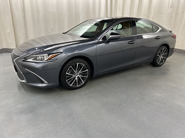 2022 Lexus ES 350 photo 2