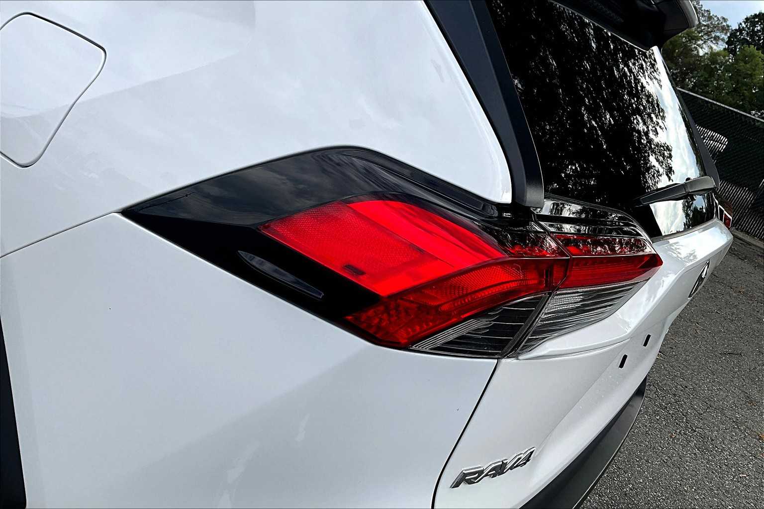 2024 Toyota RAV4 LE photo 21