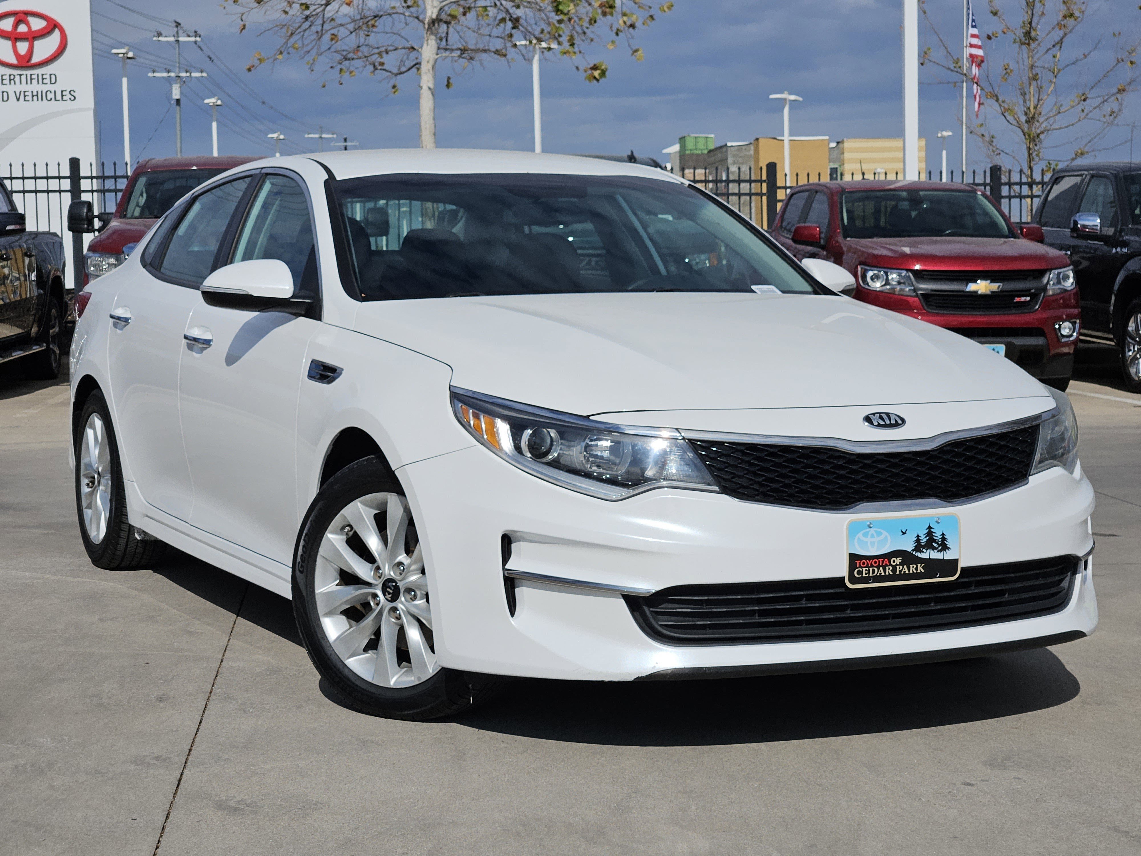 2016 Kia Optima LX's photo