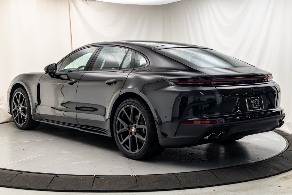 2025 Porsche Panamera 4 photo 3