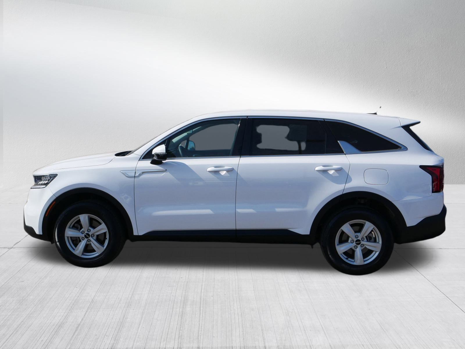 2023 Kia Sorento LX photo 4