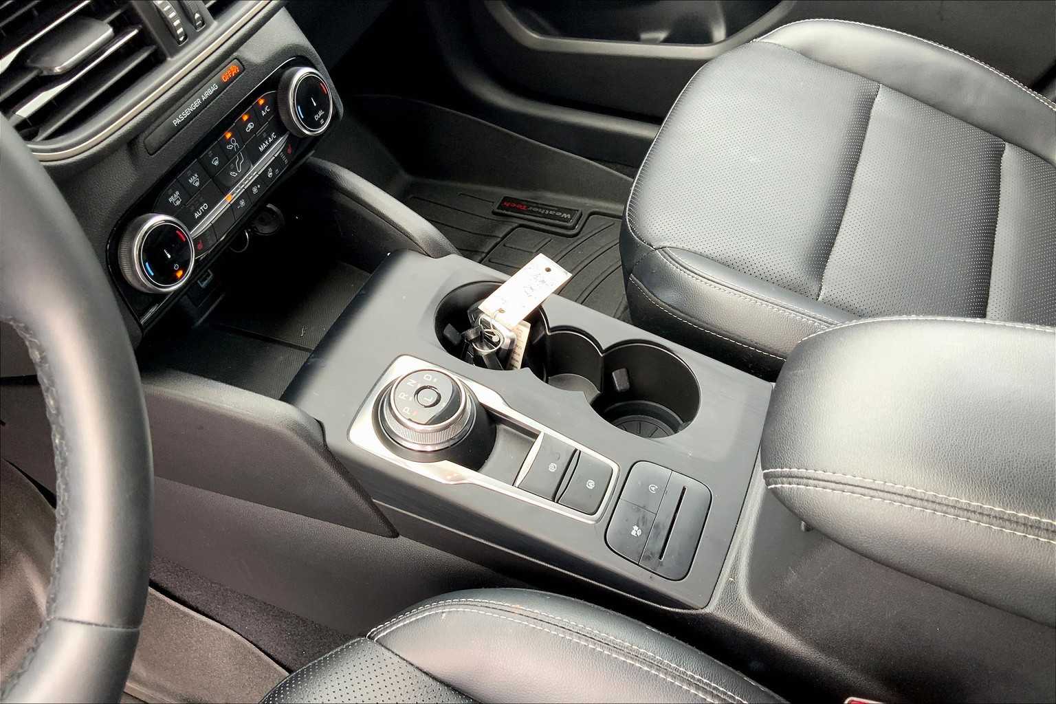 2022 Ford Escape SEL photo 15